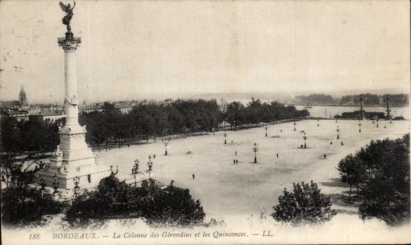CPA Bordeaux La Colonne des Girondins et les Quinconces