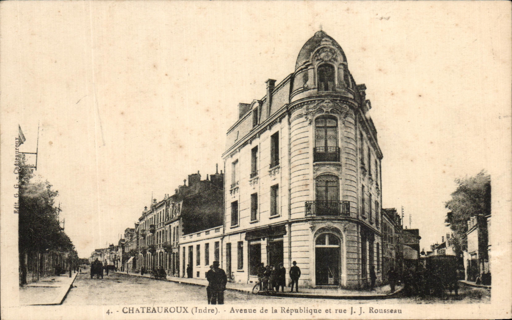 CPA Chateauroux Aveune de la Republique et rue JJ Rousseau