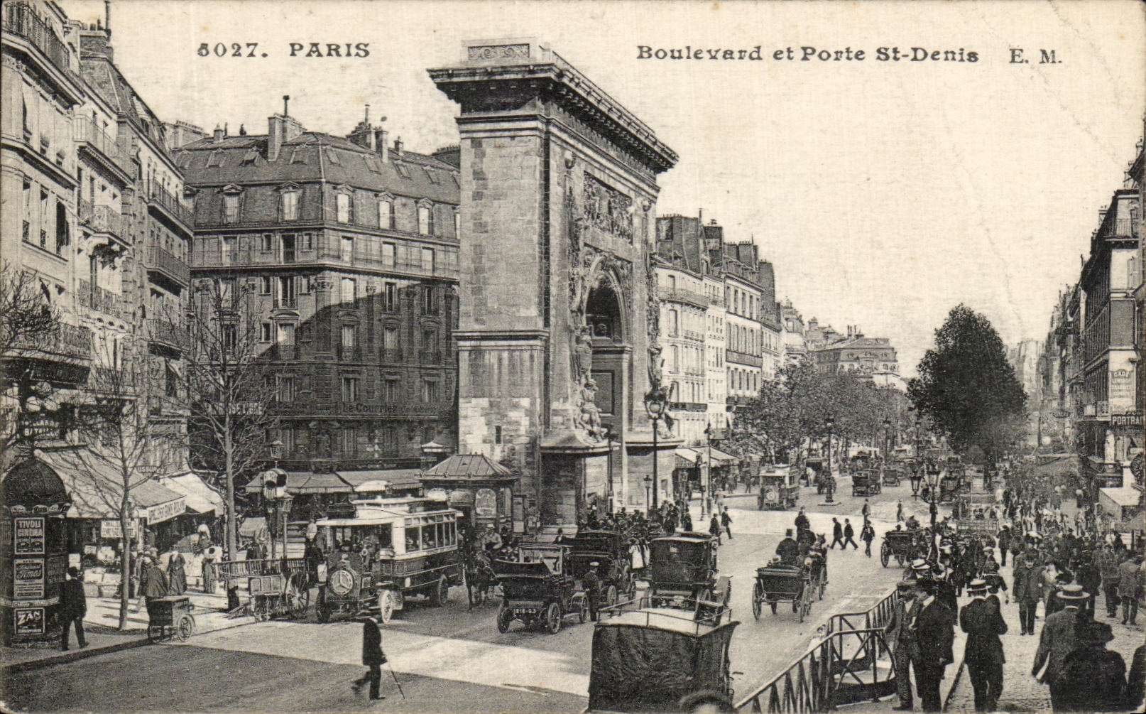 CPA Paris Le Boulevard et Porte St Denis
