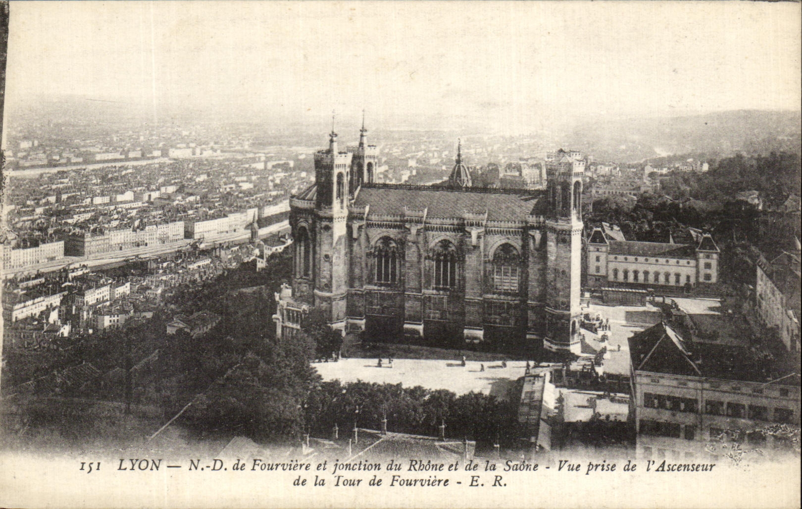 CPA Lyon de Fourviere and junction of Rbdne and Salone Seen from of the Elevator