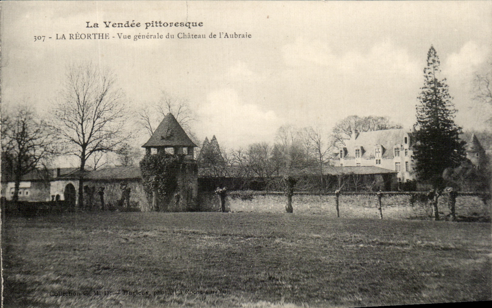 CPA La Vendee Pittoresque La Reorthe Vue Generale du Chateau de l'Aubraie