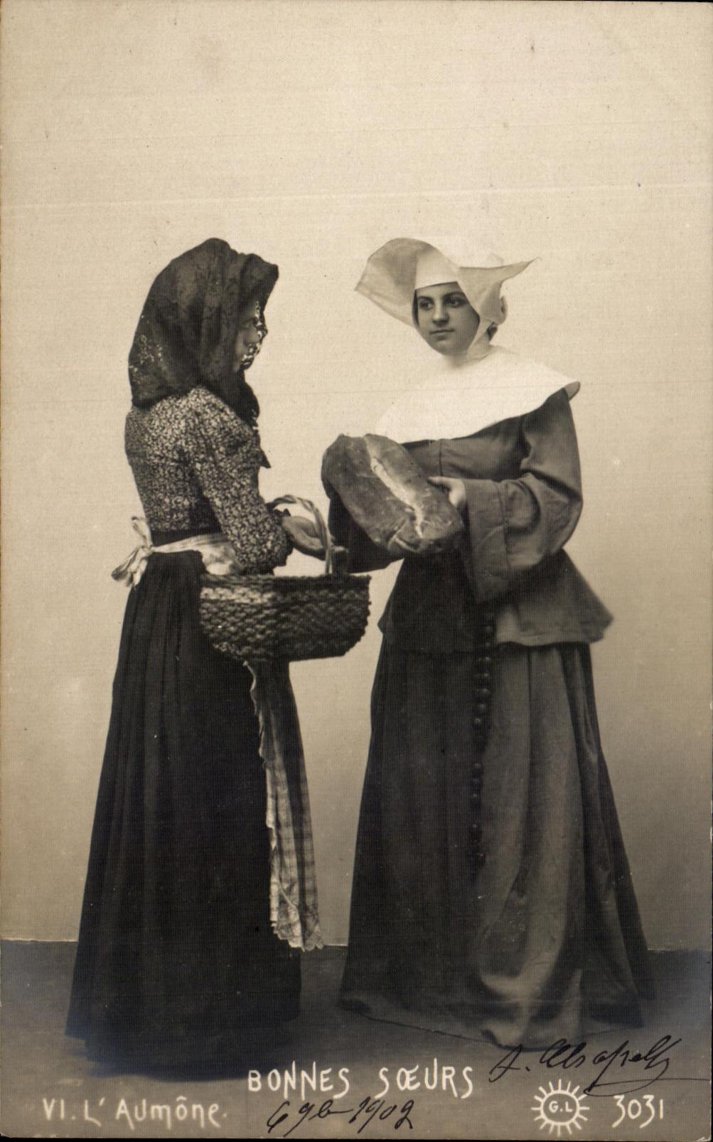 CPA Bonne Soeurs Femme l'aumone 