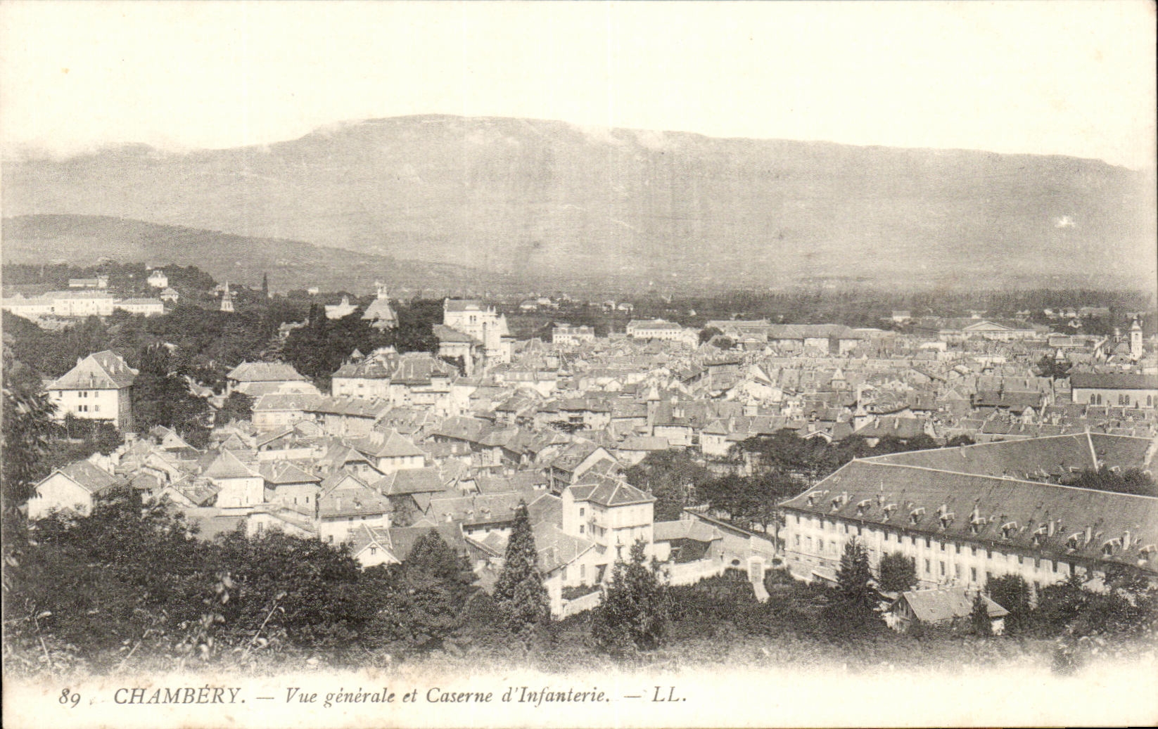 CPA Chamberry Vue Generale et Caserne d'Infanterie Militaria