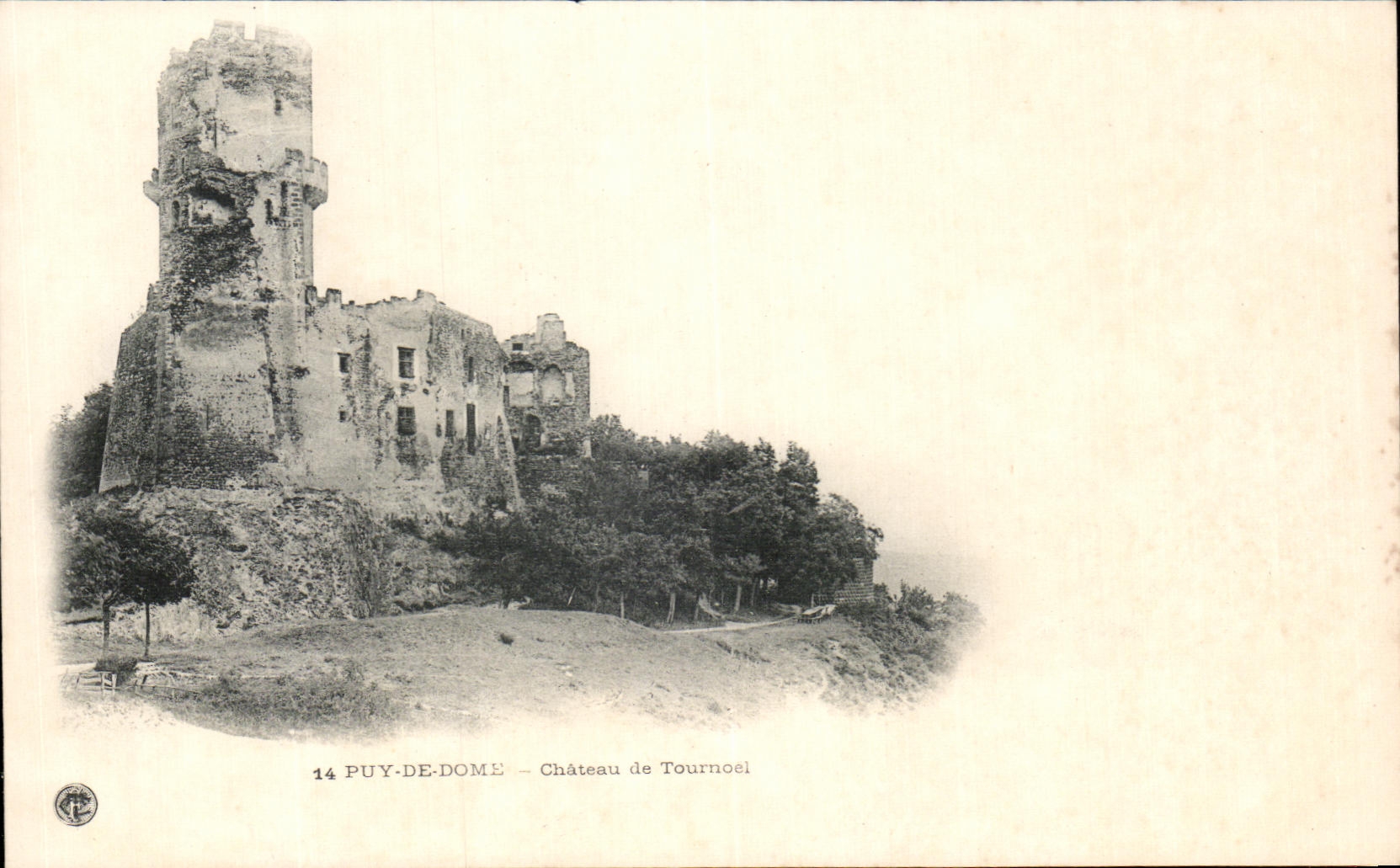 CPA Puy De Dome Castle of Tournoel