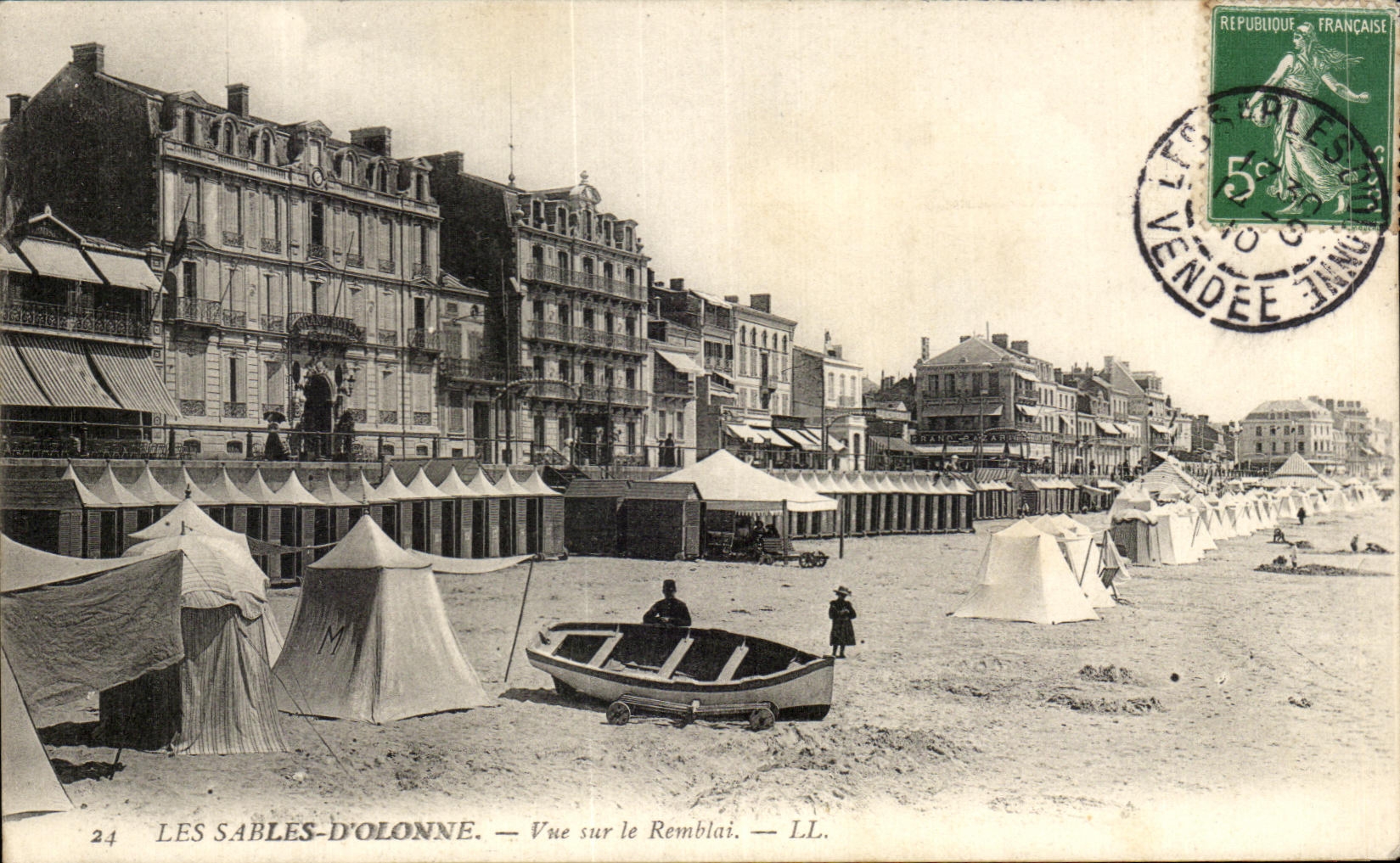 Arenas de CPA Dolonne vistas en el terraplen