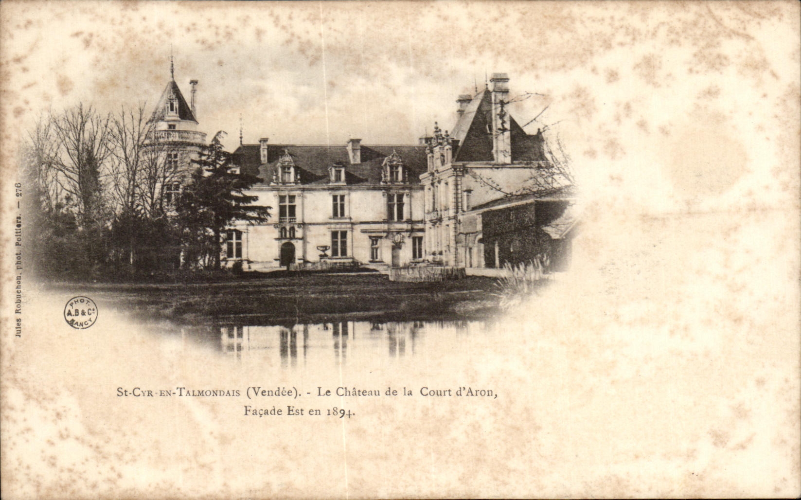 CPA St Cry En Talmondais Le Chateau de la Court d'Aron