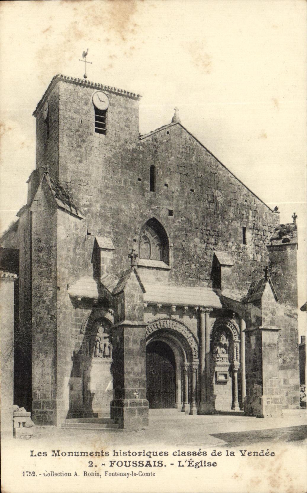 CPA Les Monuments historiques Classes de la Vendee Foussais L'Eglise