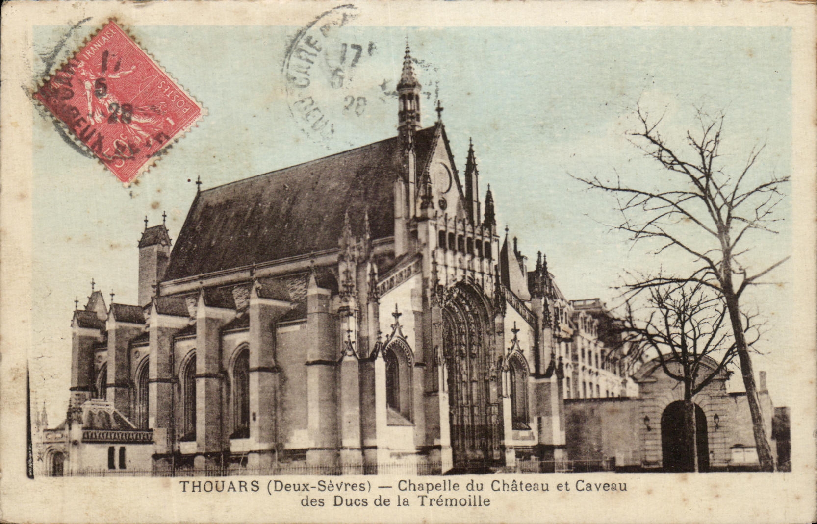 CPA Thouars Chapelle du Chateau et Caveau des Ducs de la Tremoille