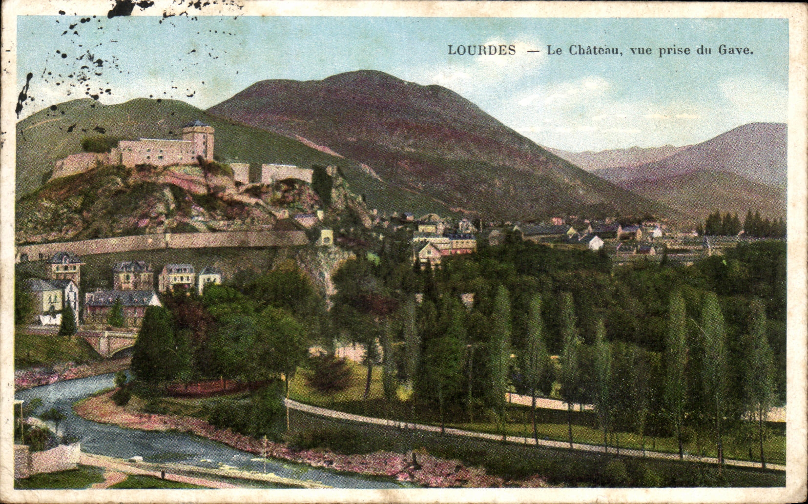 CPA Lourdes Le Chateau Vue Prise du Gave 