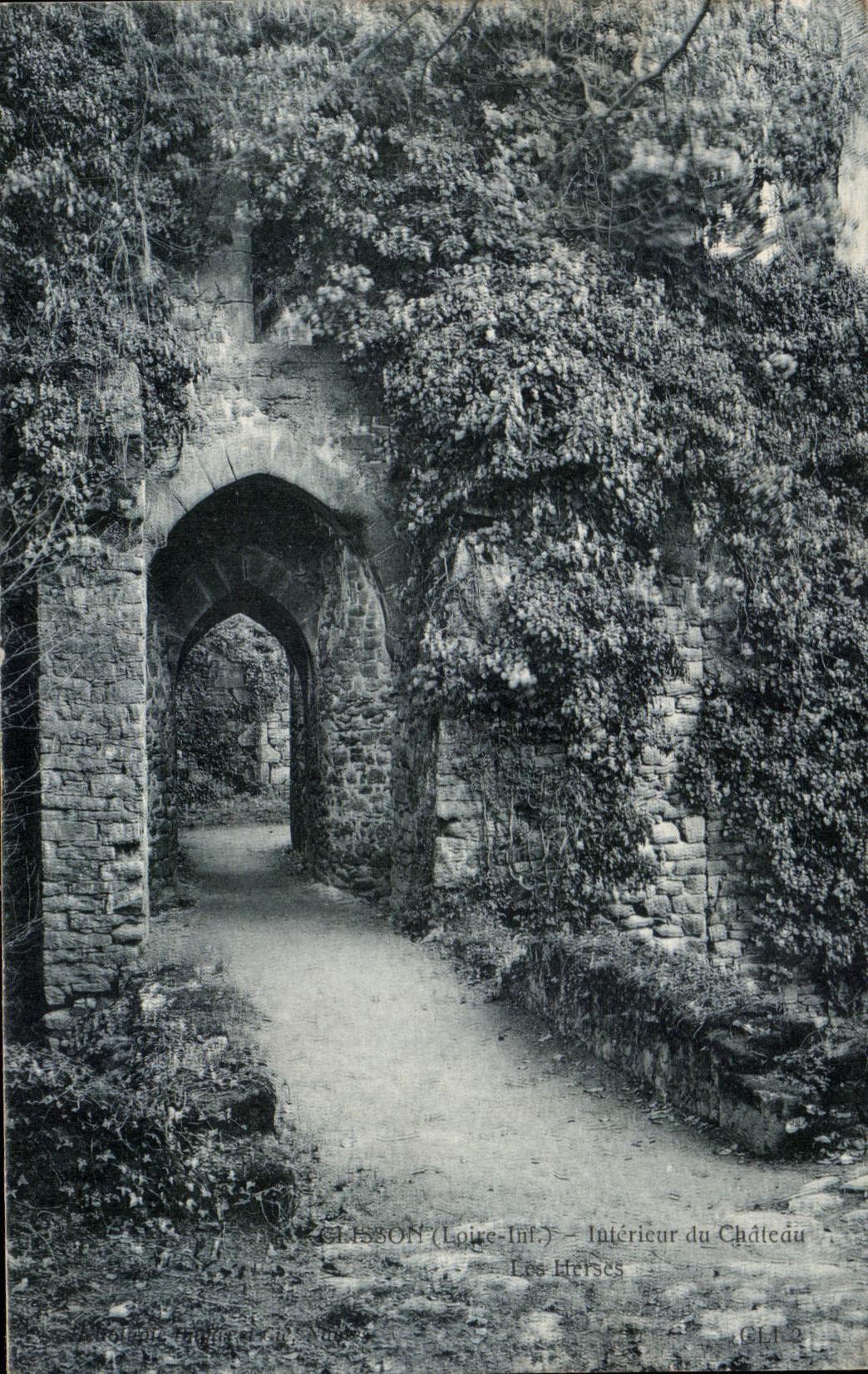 CPA Clisson interior de las gradas del castillo