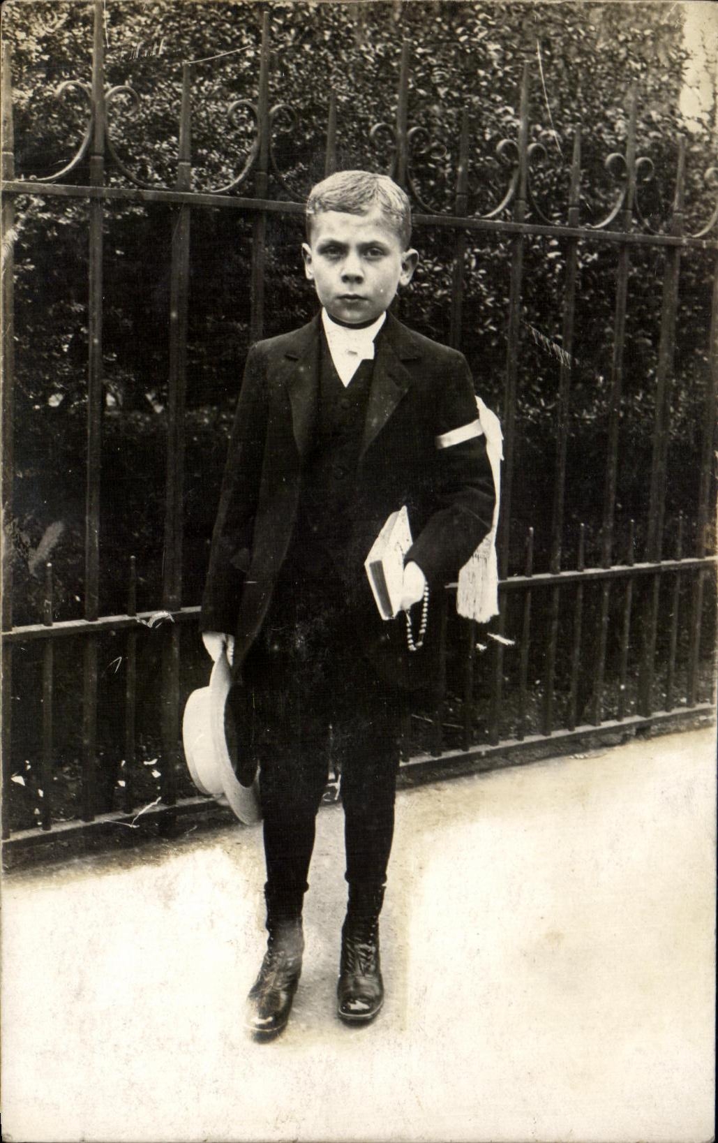 CARTE PHOTO Communiant Enfant