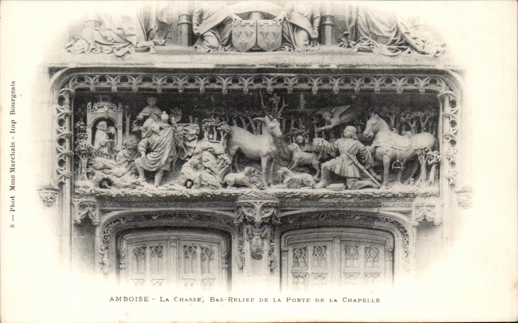 CPA Amboise La Chasse Bas Relief De La Porte De La Chapelle