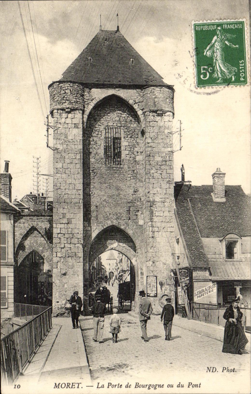 CPA Moret la puerta de Borgona o del puente