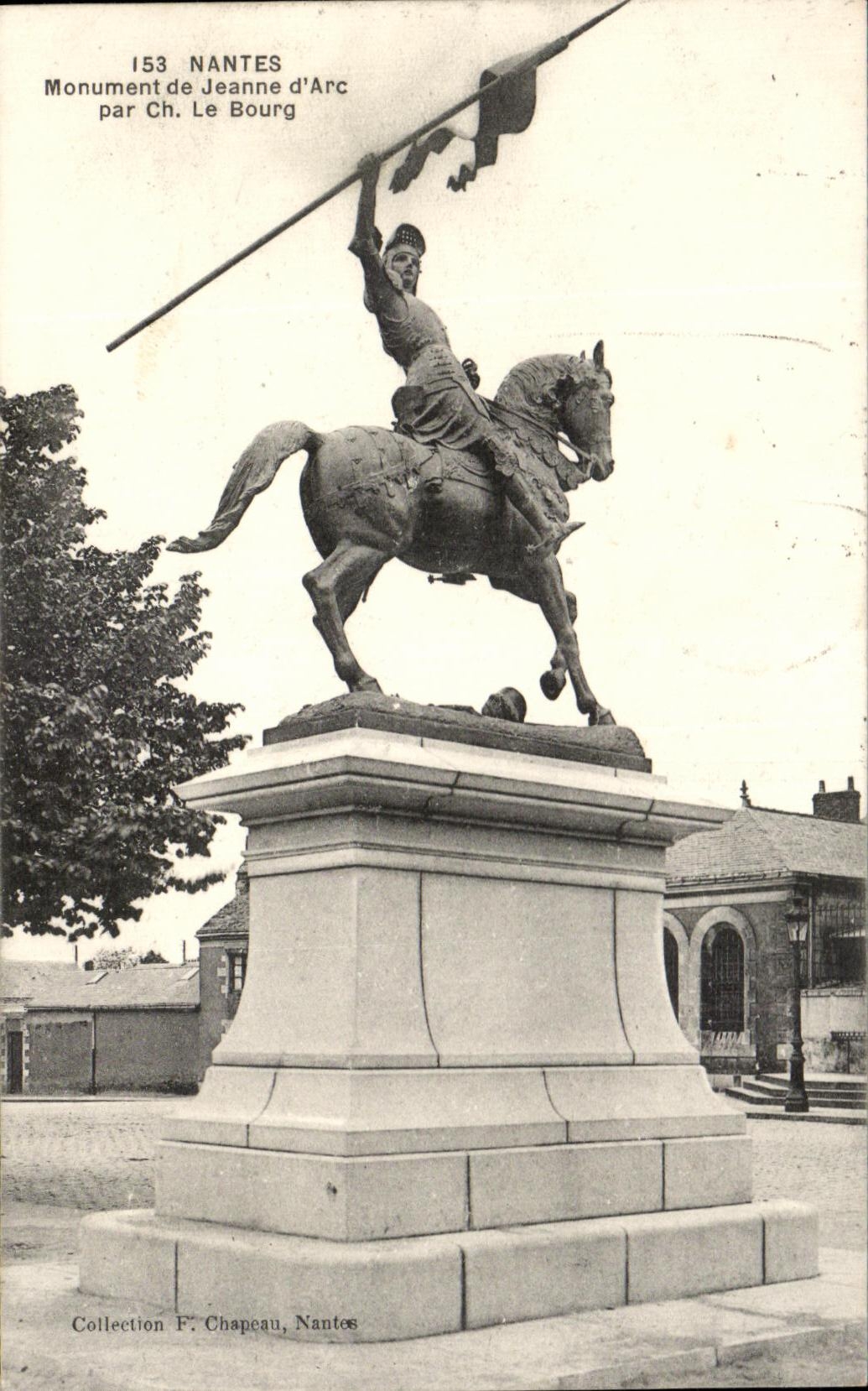 CPA Nantes Monument of Jeanne d' Arc by the Borough