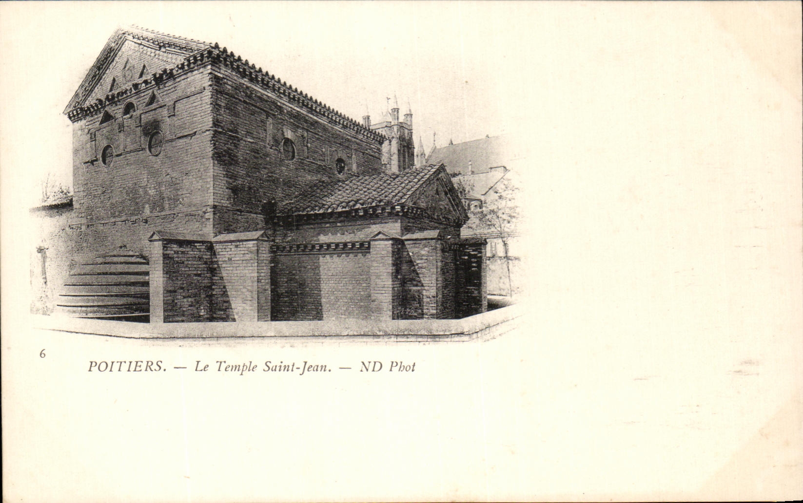 CPA Poitiers the Temple Saint Jean
