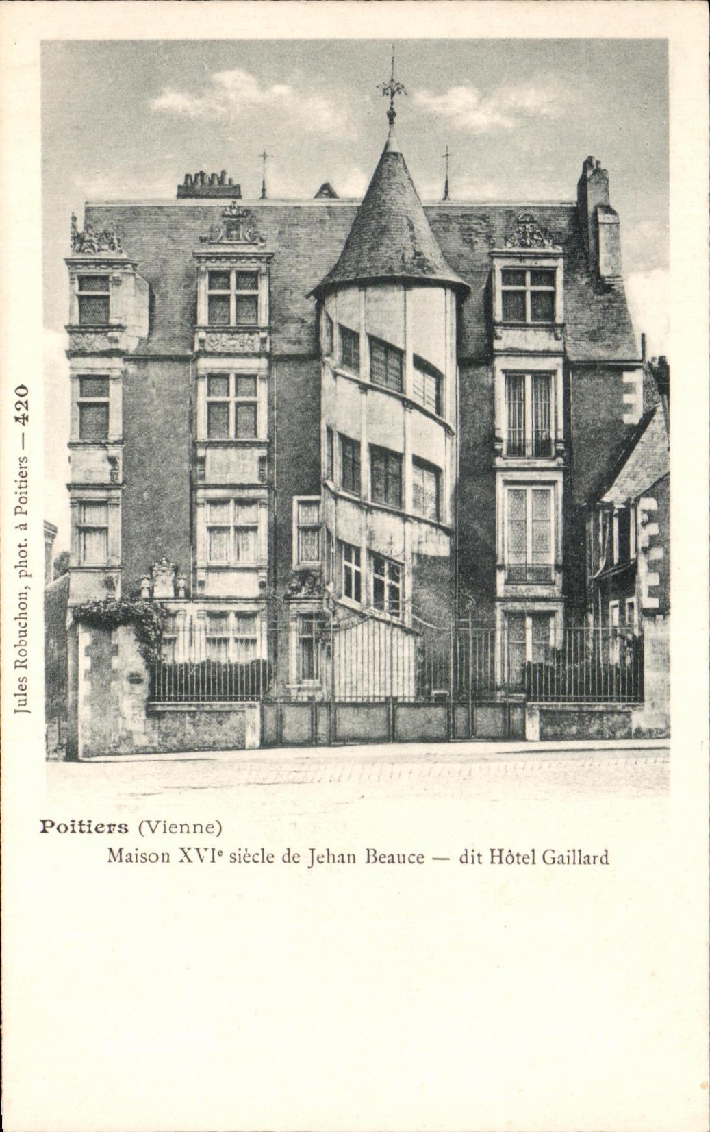 CPA Poitiers Maison 14th Century of Jehan Beauce Says Strong Hotel