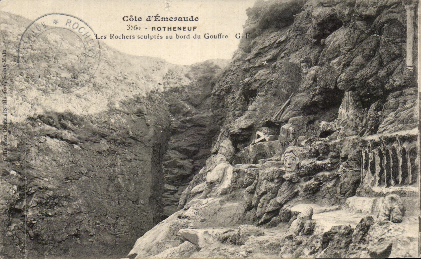 CPA Cote d'Emeraude Rotheneuf Les Rochers Sculptes Au Bord Du Gouffre