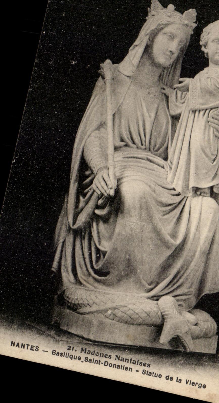 CPA Nantes Basilica Saint Donatien Statue of the Virgin Nantes Madonna