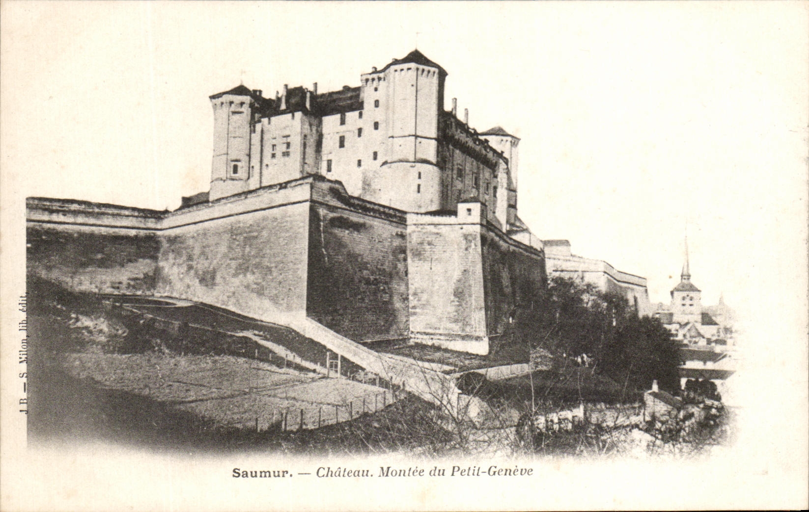 CPA Saumur Chateau Montee du Petit Geneve