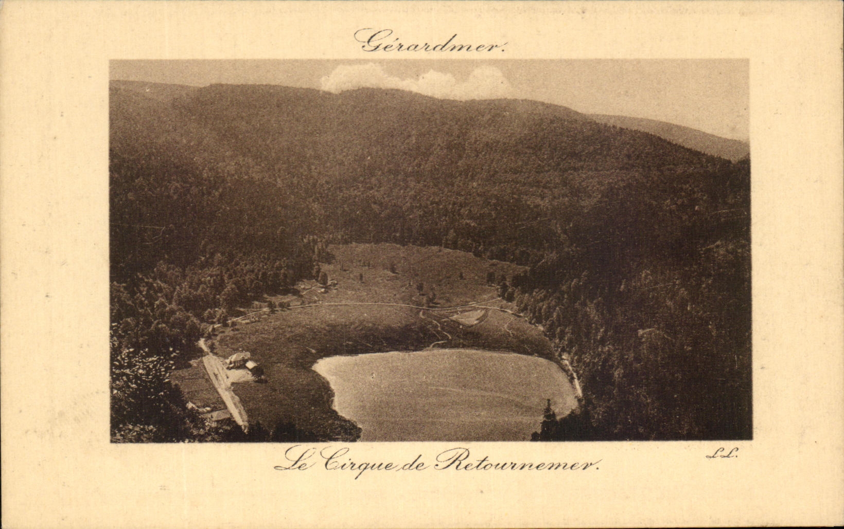 CPA Gerardmer Le cirque de Retournemer