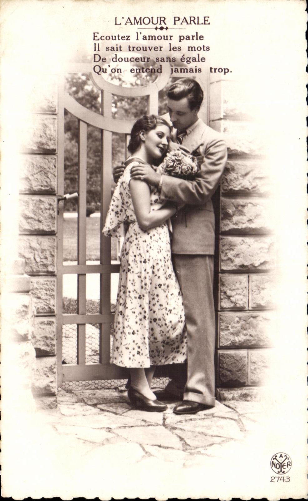 CPA L'Amour Parle Ecoutez l'amour parle Il sait trouver les mots Femme Couple