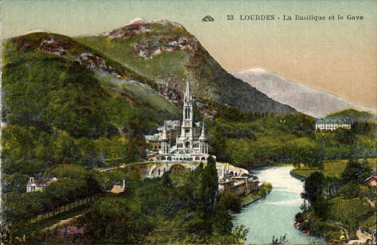 CPA Lourdes La basilique et la Gave