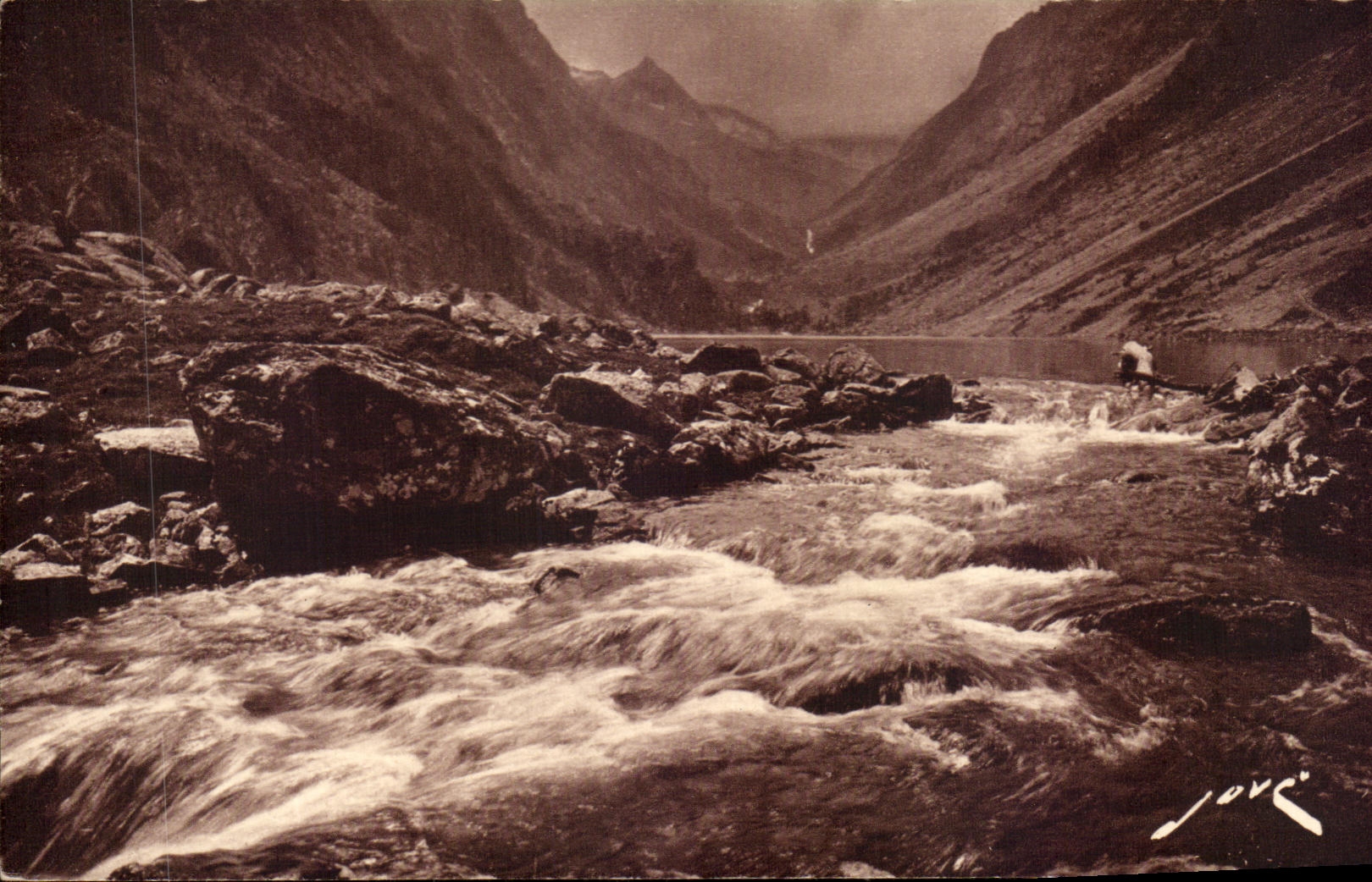 CPA Cauterets surroundings the Lake Gaube and its outfall At the bottom Vignemale
