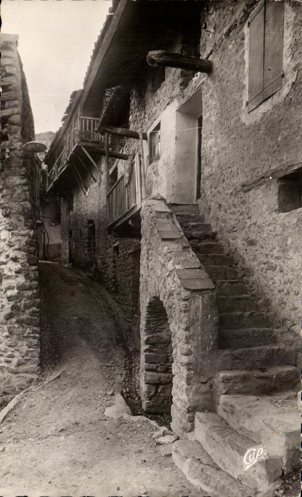 CPA Vernet Les Bains Paradis des Pyrenees Une Vieille Rue