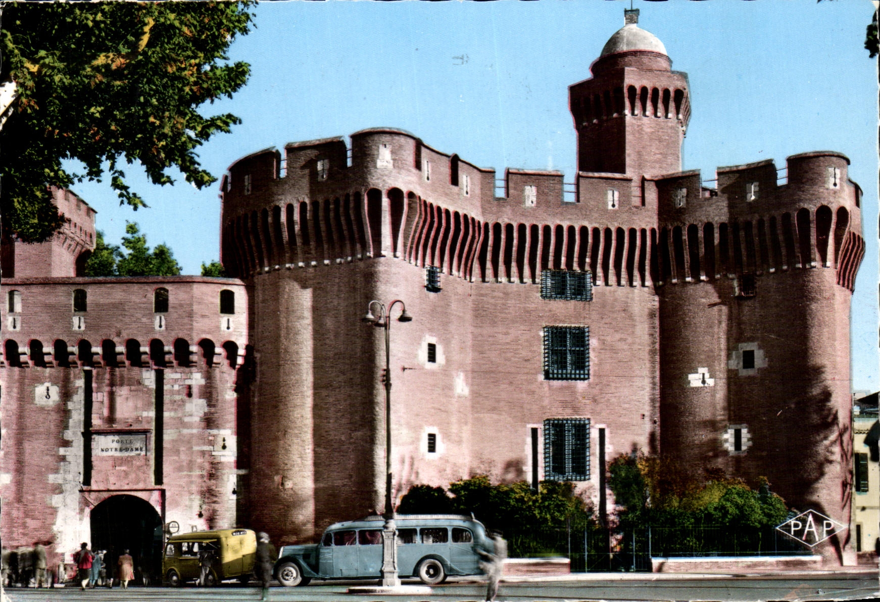 CPSM Perpignan Le Castillet