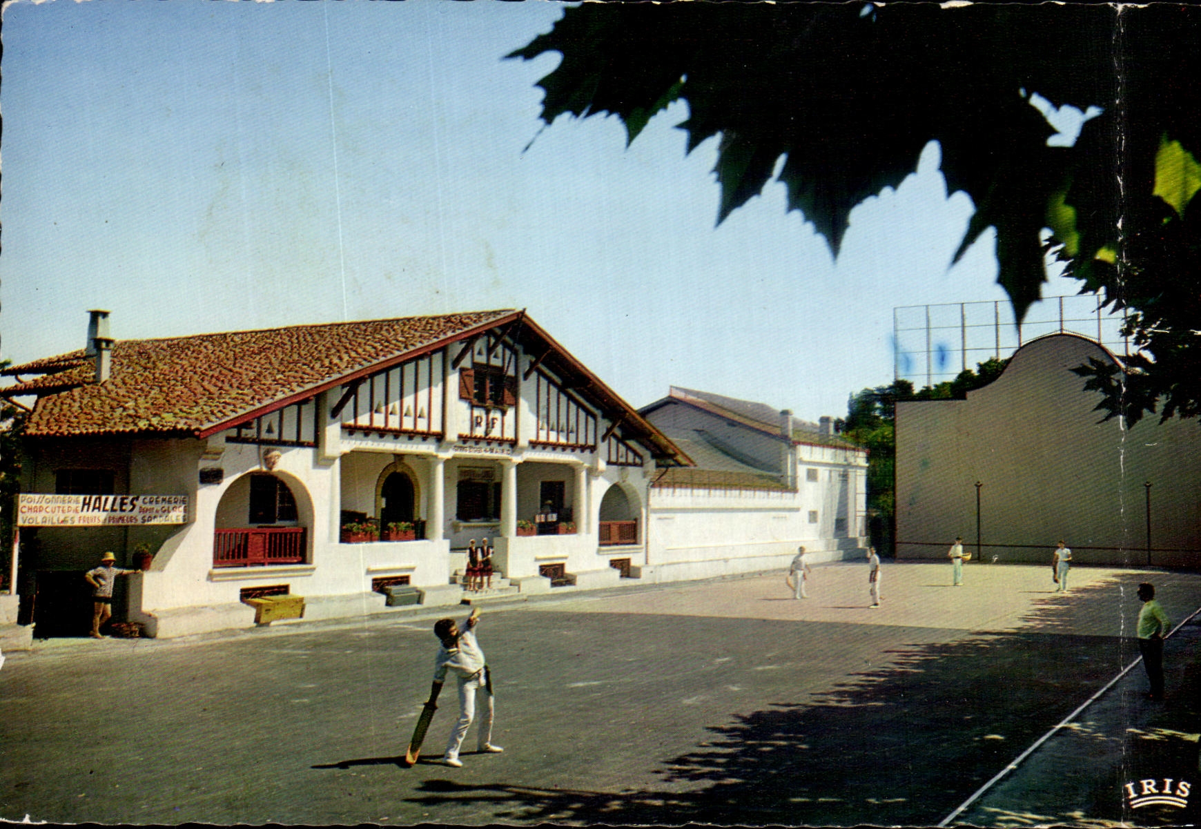 MODERN CARD Guethary the Pediment Winds into a ball Basque