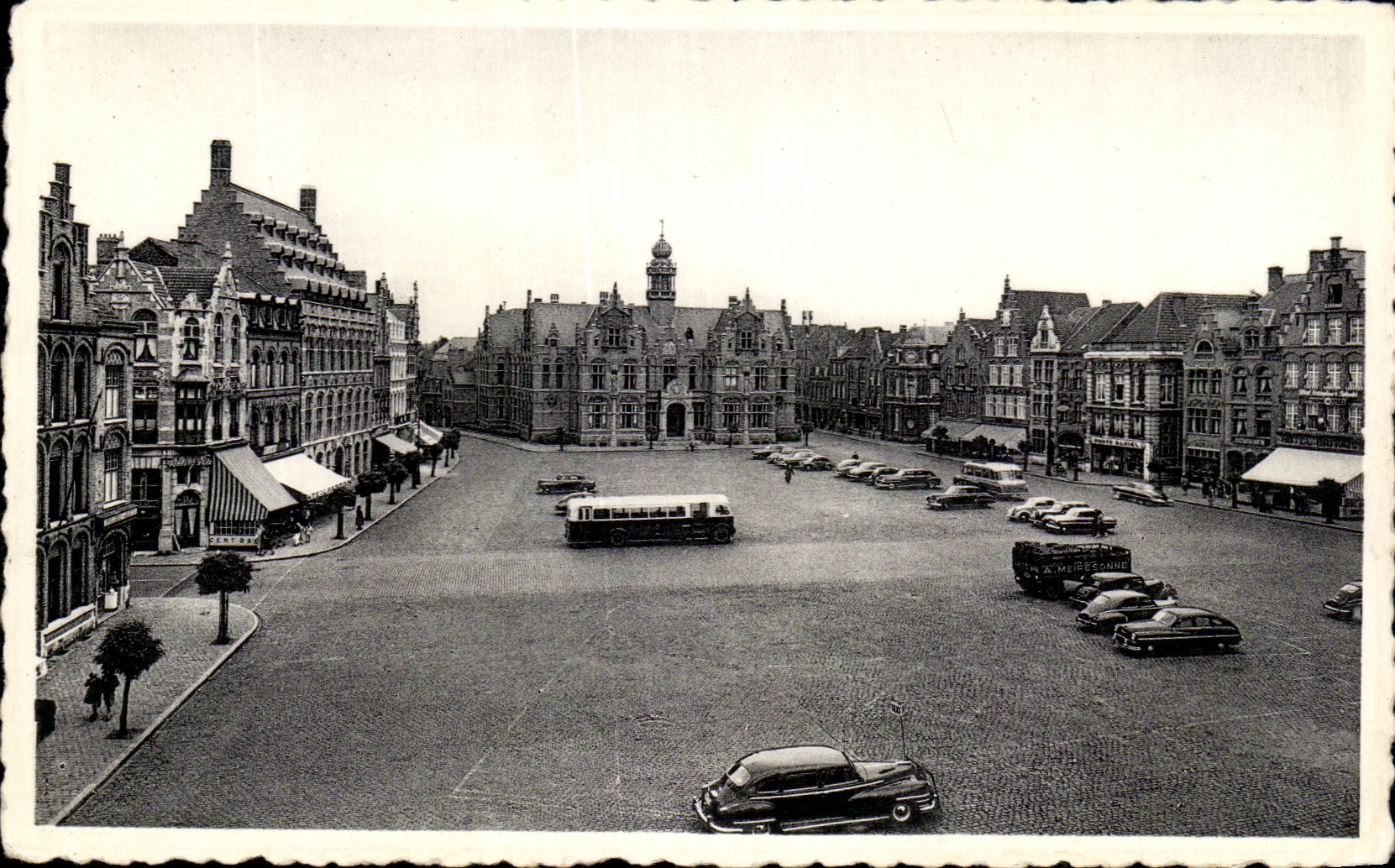 CPA Ypres Grand Places