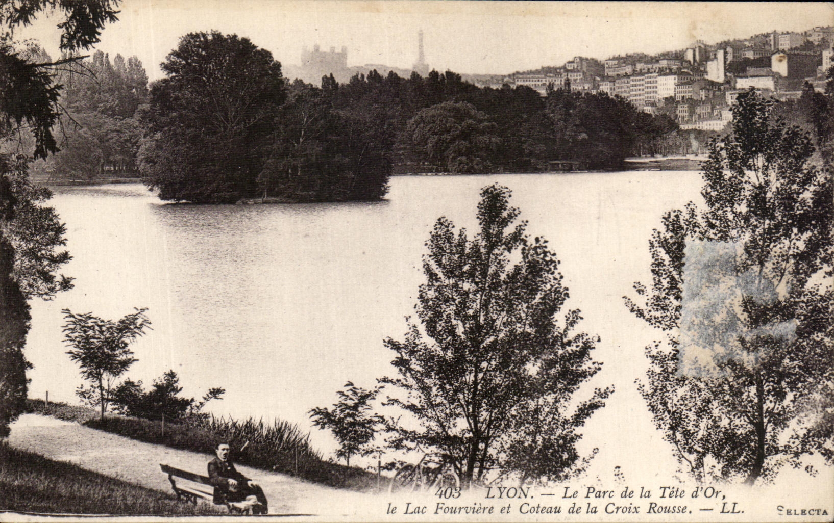 CPA Lyon the Park of the Gold Head the Lake Fourviere and Coteau of the Russet-red Cross