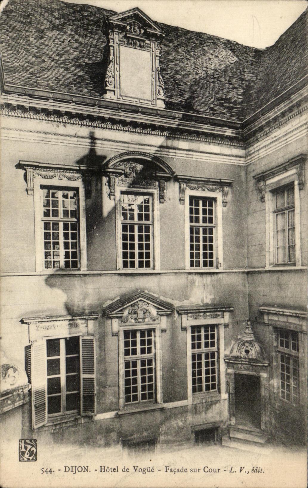 CPA Dijon Hotel de Vogue Facade sur Cour