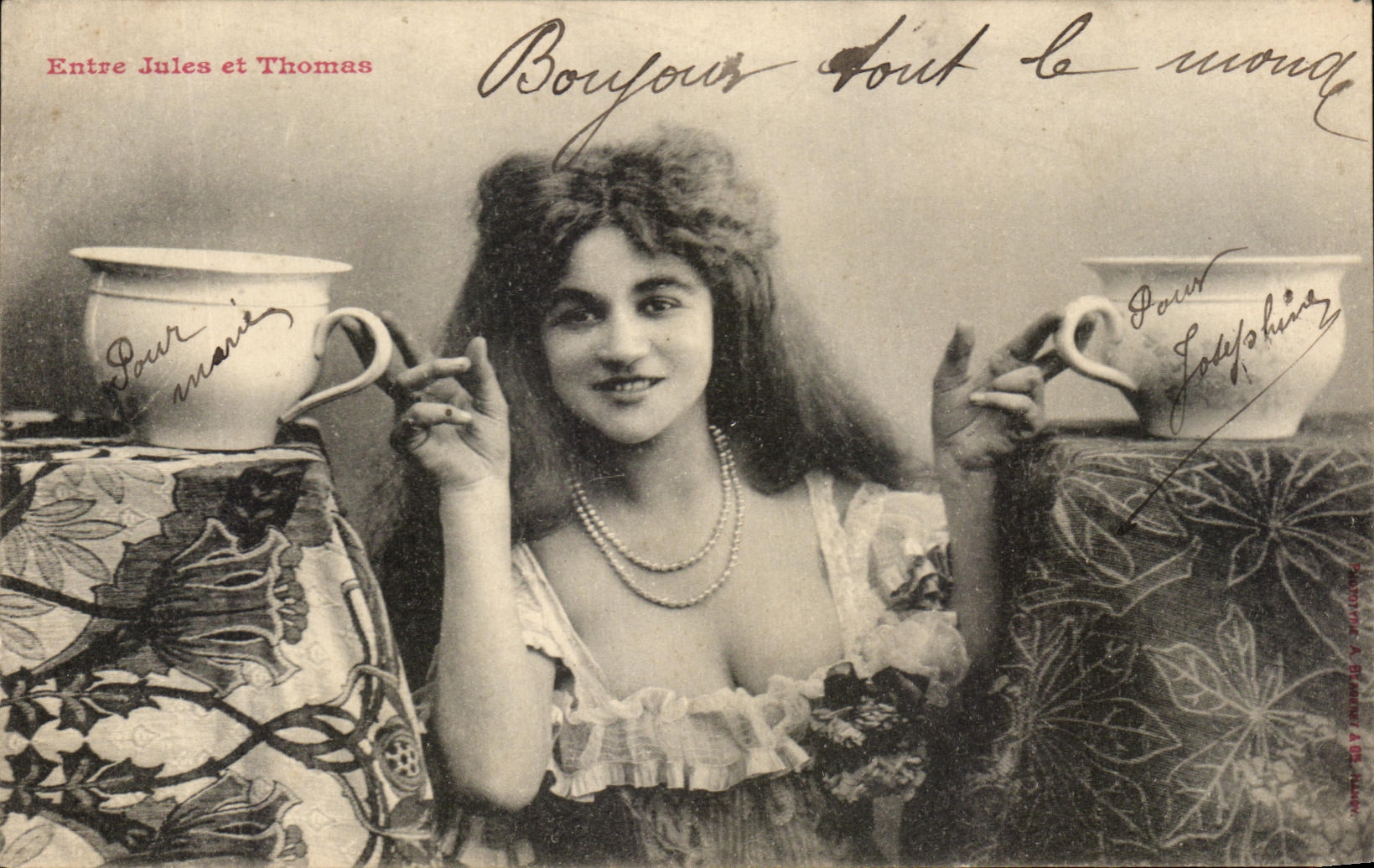 CPA Entre Jules et Thomas Femme 