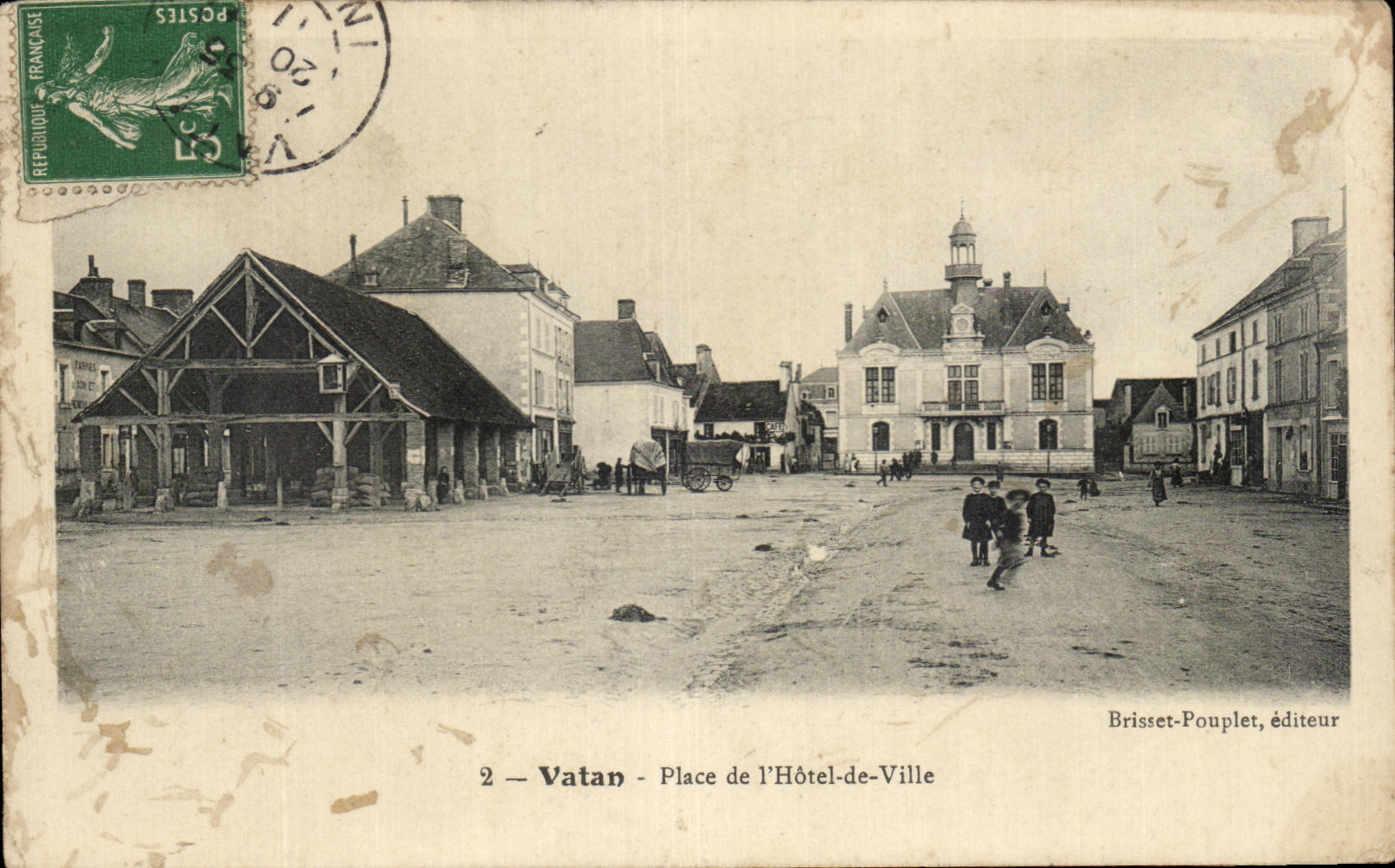 CPA Vatan Place De l'Hotel De Ville Enfants