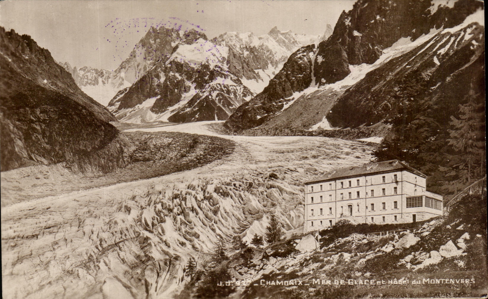 CPA Chamonix Sea of ice and hotel of Montenvers