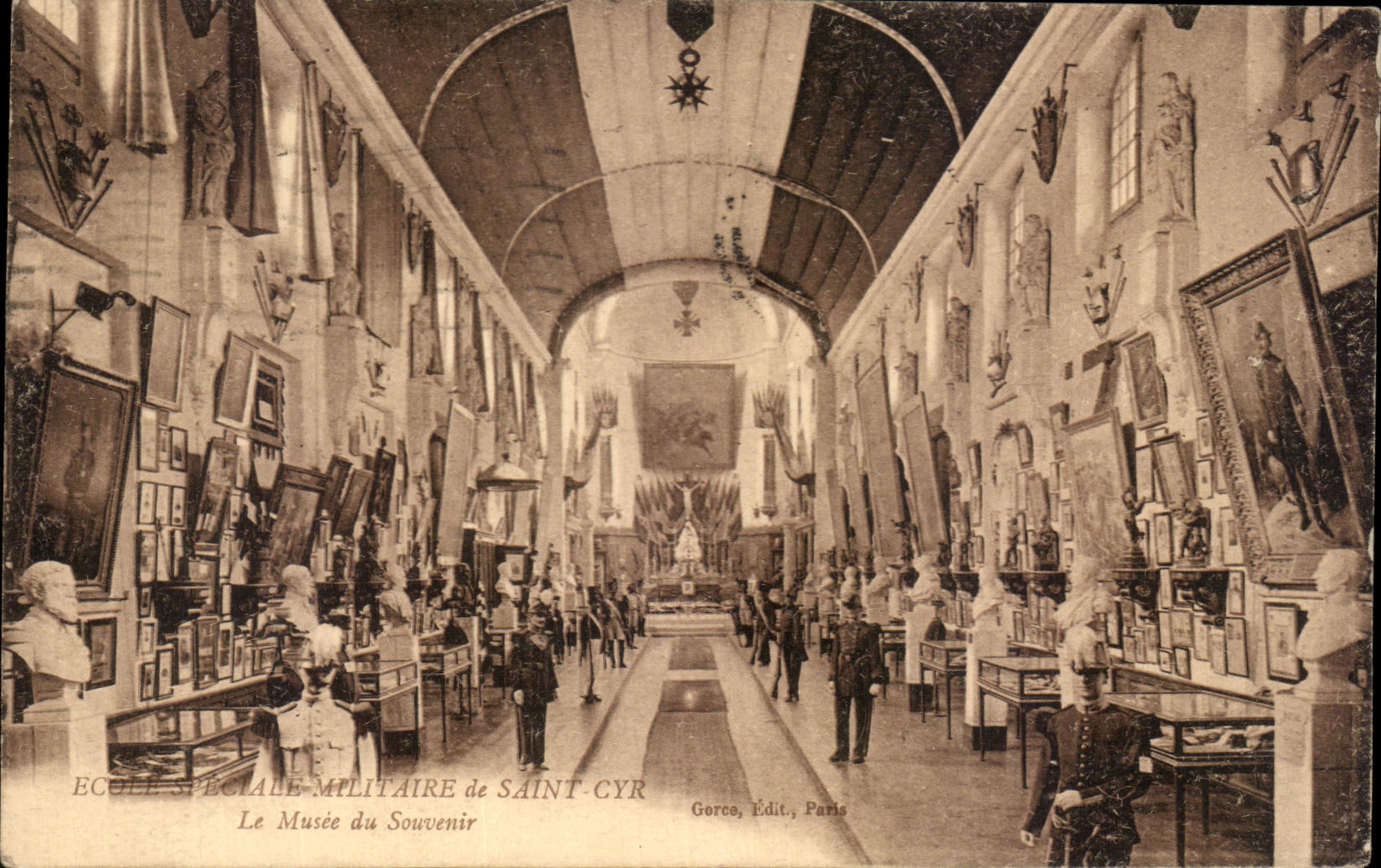 CPA Ecole St Militaire De Saint Cyr Le Musee Du Souvenir Militaria