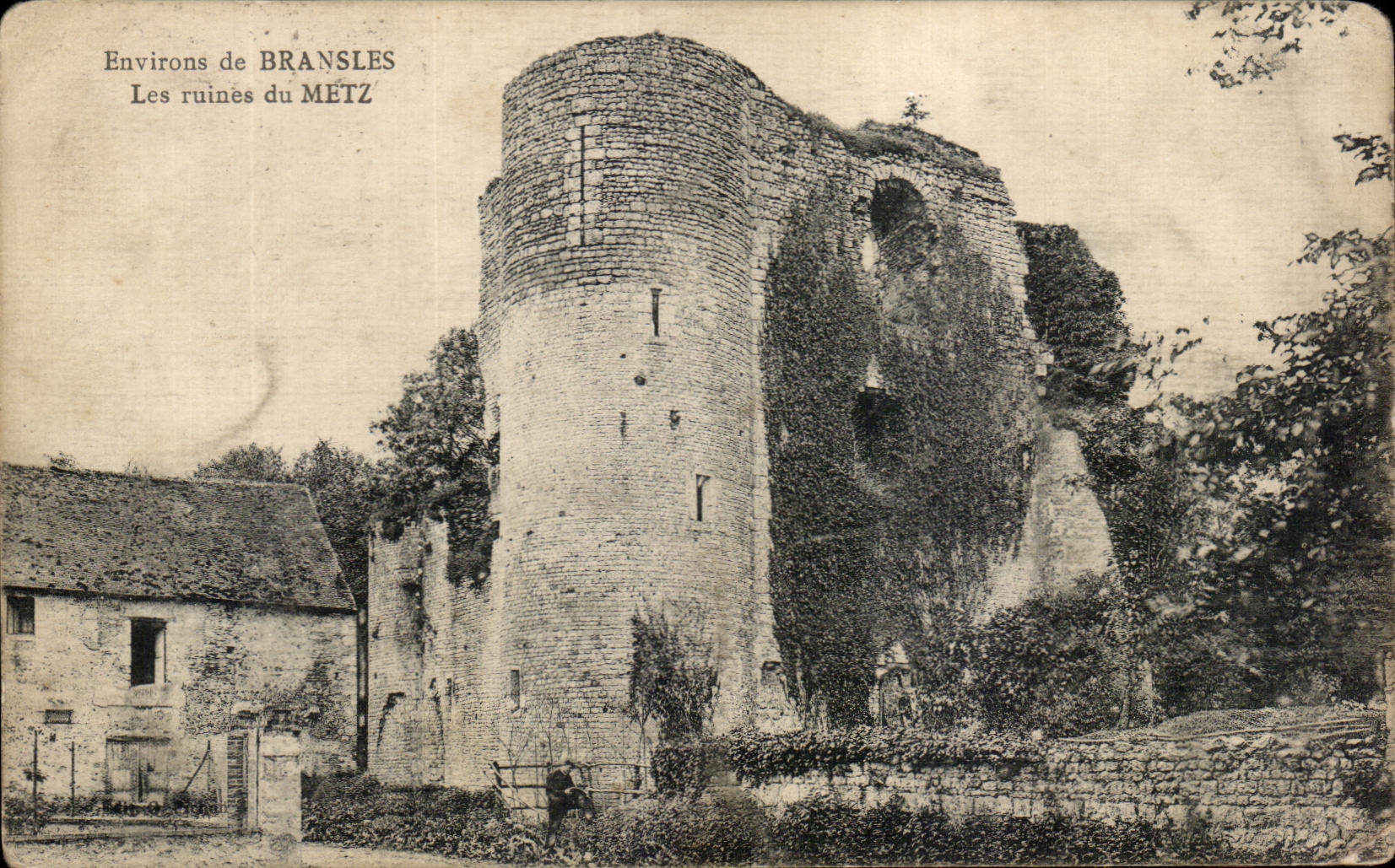 CPA Surroundings of Bransles Ruins of Metz