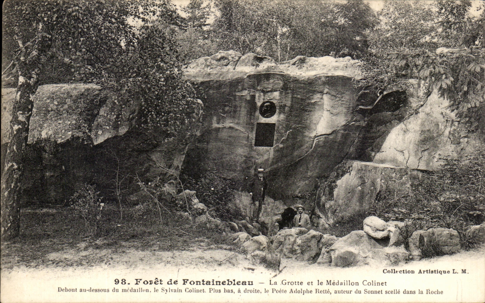 CPA Foret de Fontainebleau La Grotte et le Medaillon Colinet 
