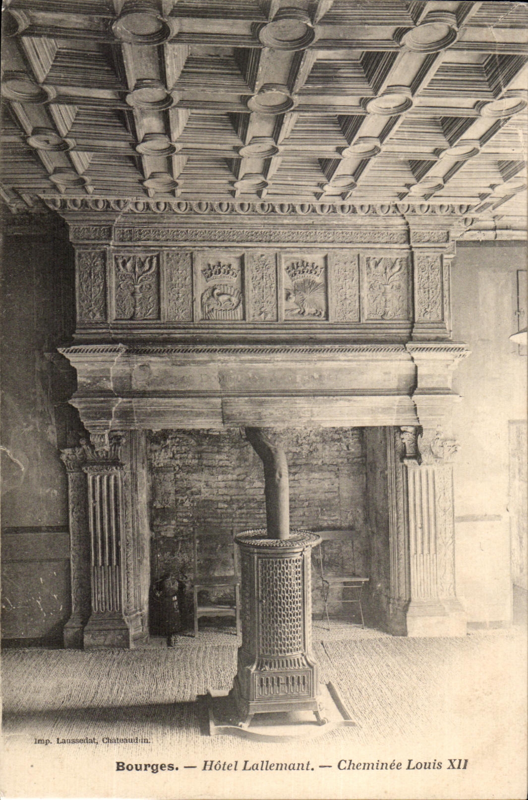 Chimenea Louis XII de Lallemant del hotel de CPA Bourges