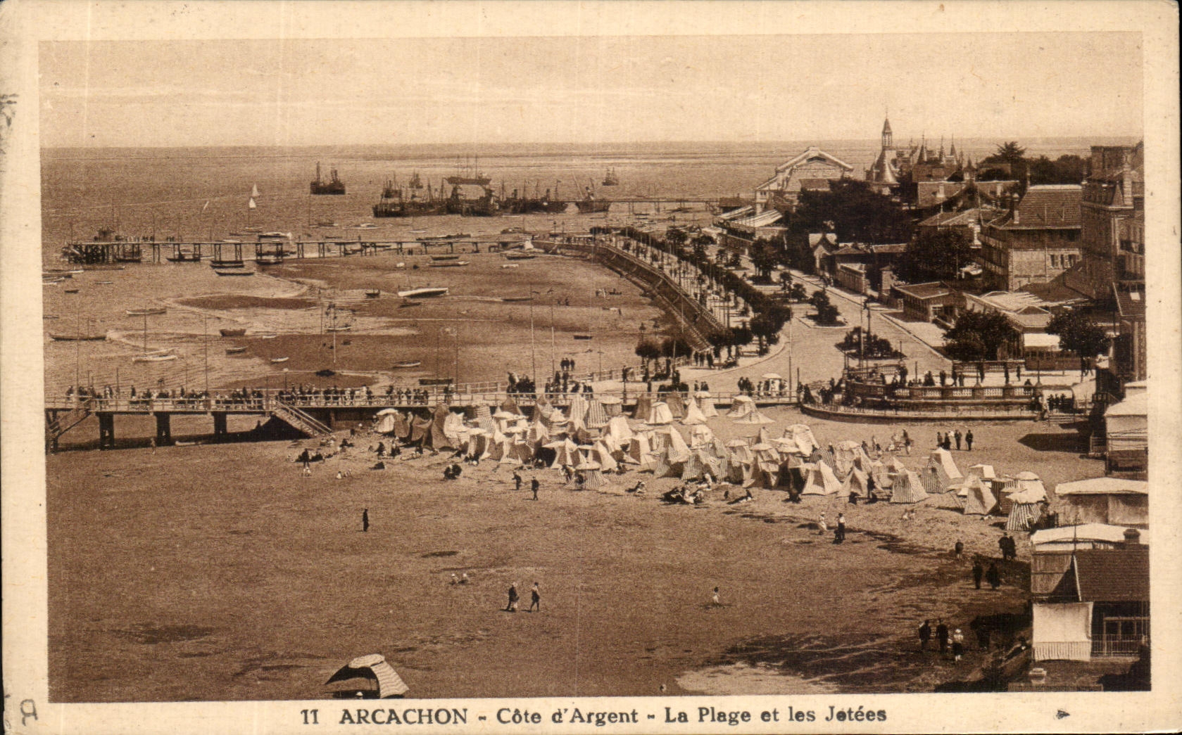 CPA Arcachon Dimensions Money the Beach and the Piers