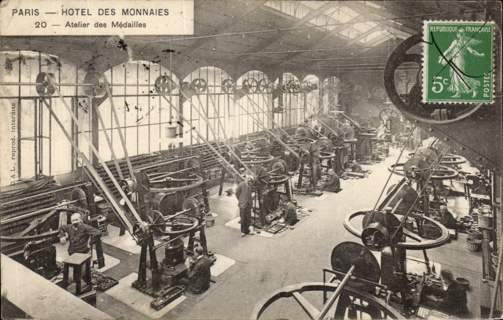 CPA Paris Mint Workshop of the currencies