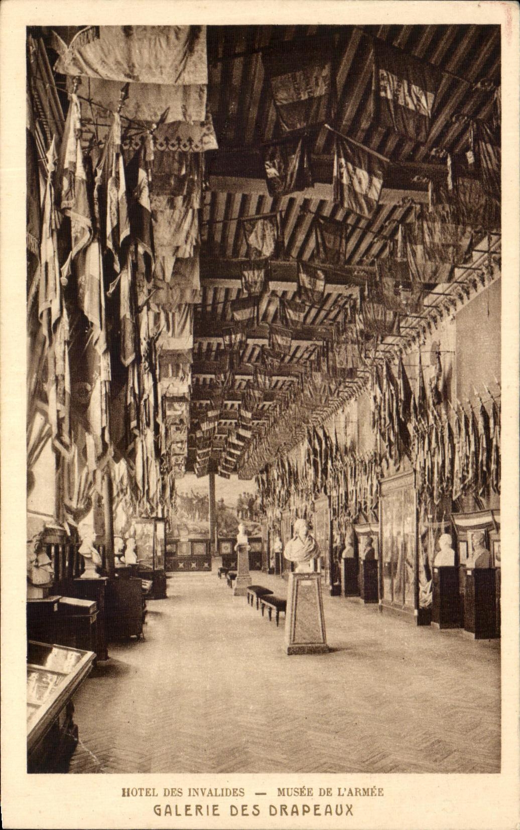 CPA Paris Hotel Of Invalides the Museum of the Army Gallery Of the Militaria Flags