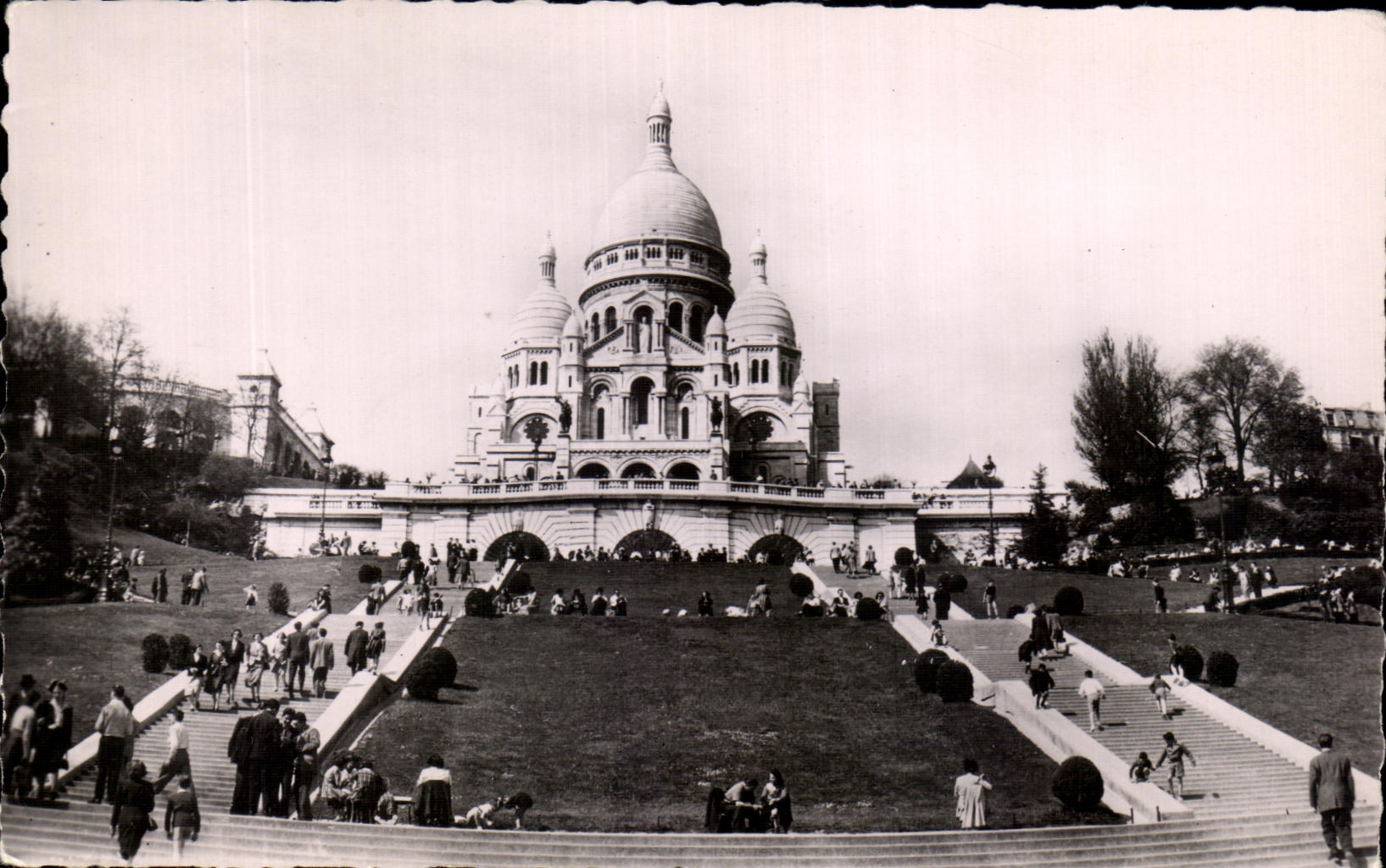 CPA Paris Basilique du Sacre Coeur Montmartre