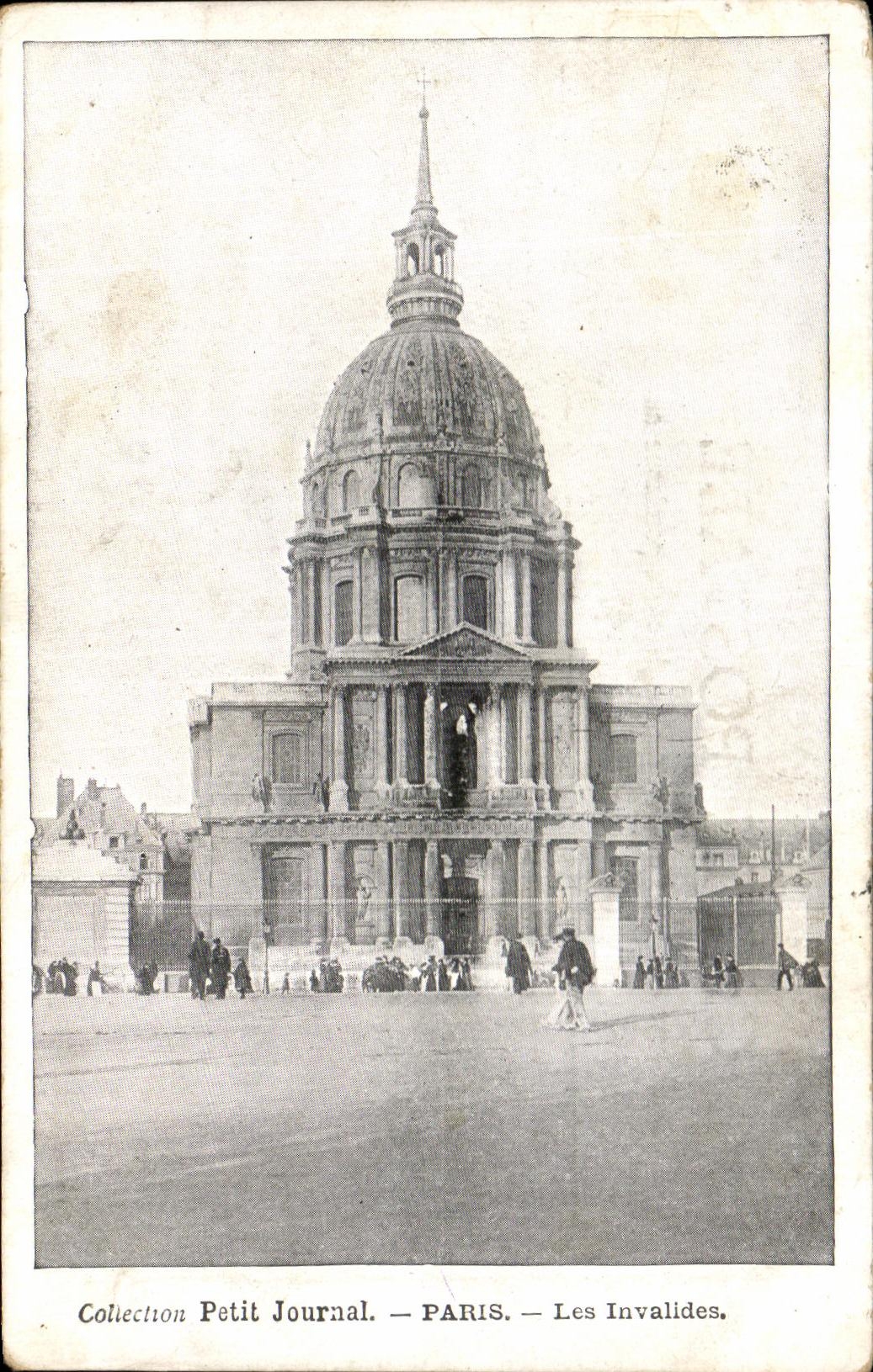 CPA Collection Small Paris Newspaper Invalides