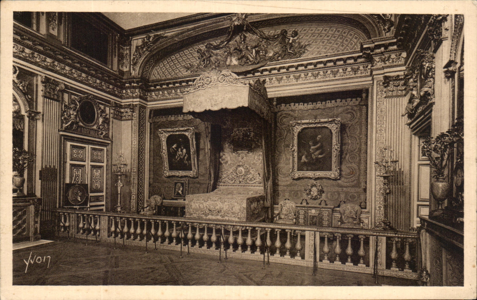 CPA Splendeurs et Charmes de Versailles Le Palais Chambre a coucher de Louis XIV