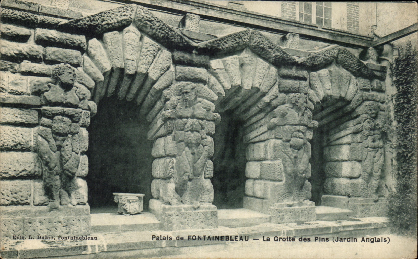CPA Palate of Fontainebleau the Cave of the Pines English Garden
