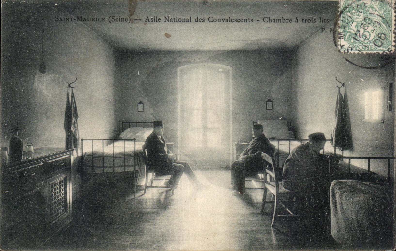 CPA Saint Maurice Asile National of the Convalescents Room has three Militaria beds