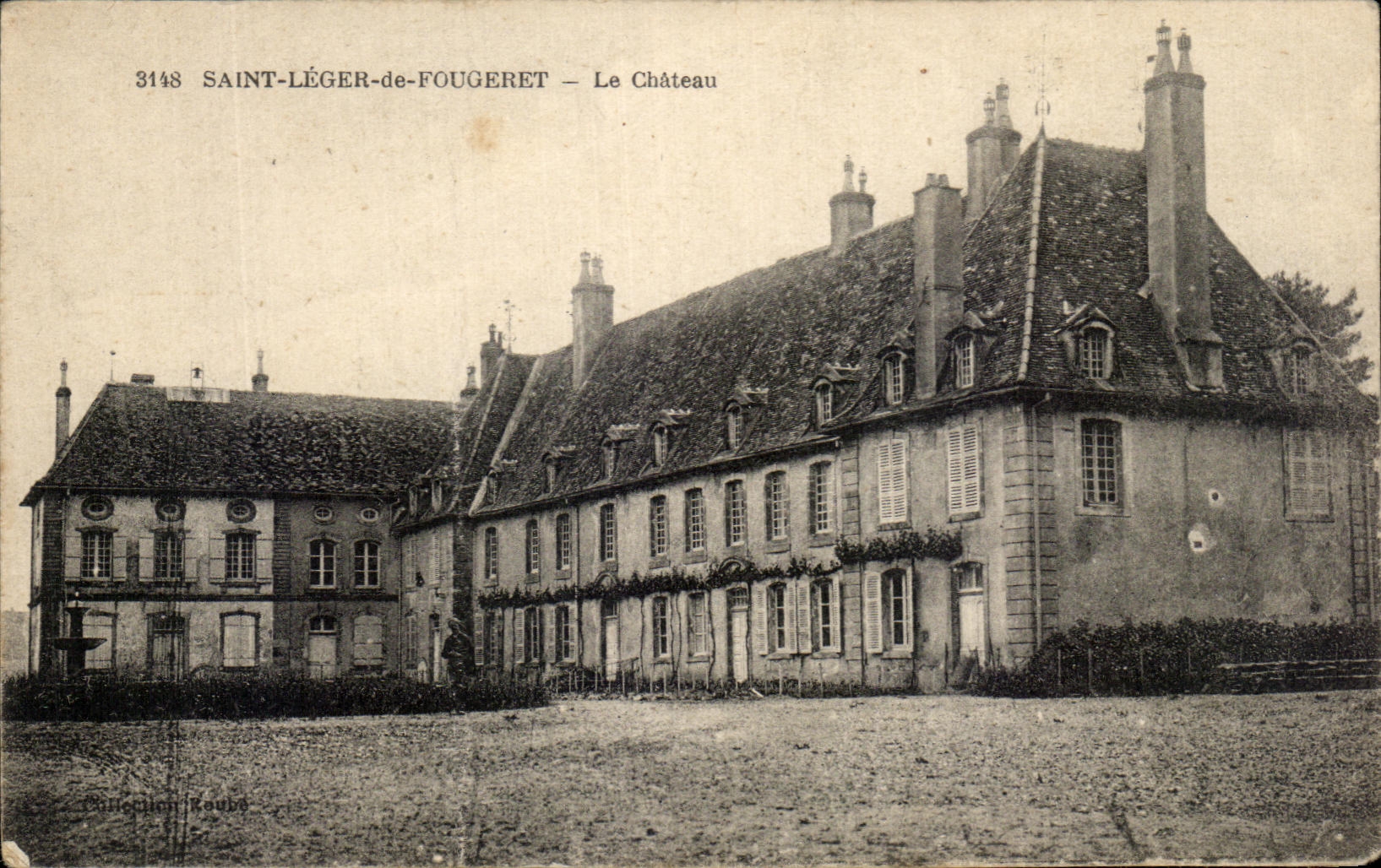 CPA Saint Leger De Fougeret the Castle