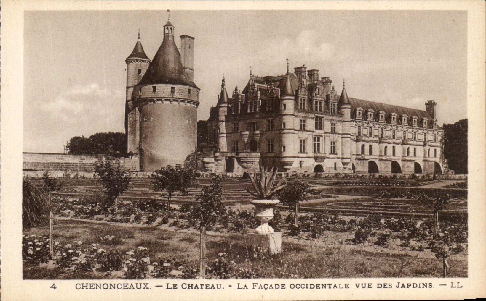 CPA Chenonceaux el castillo el ataque frontal occidental visto de los jardines